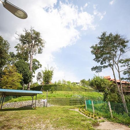 Red House The Garden Stay In Bukit Tinggi By Play 벤통 외부 사진