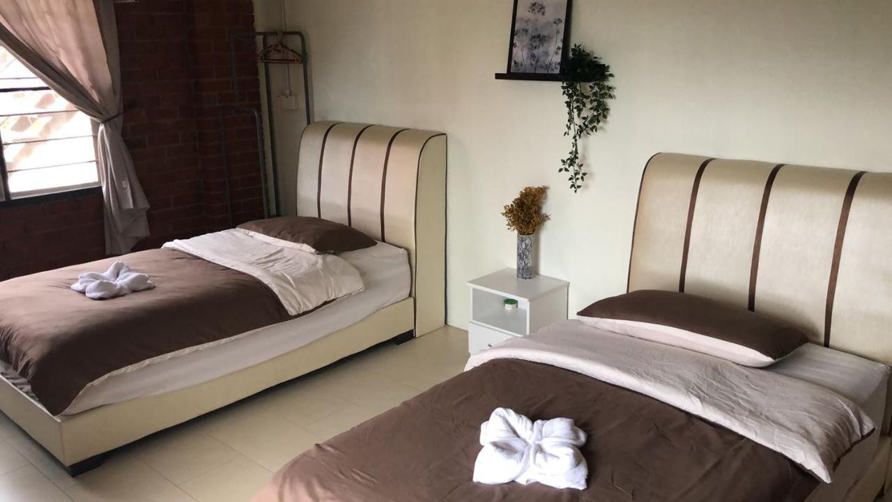 Red House The Garden Stay In Bukit Tinggi By Play 벤통 외부 사진