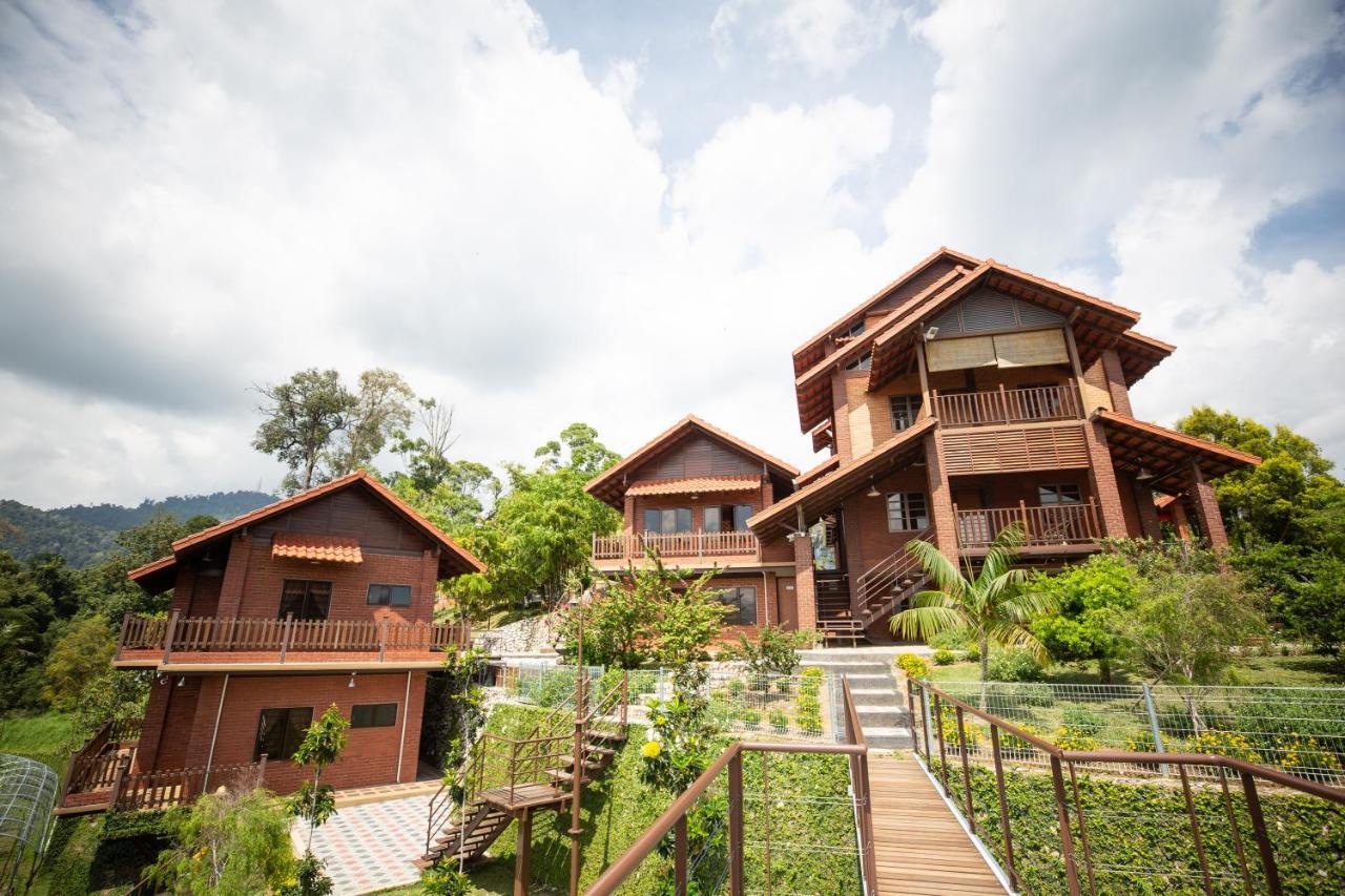 Red House The Garden Stay In Bukit Tinggi By Play 벤통 외부 사진