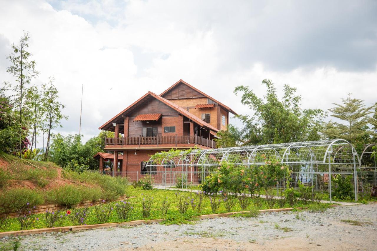 Red House The Garden Stay In Bukit Tinggi By Play 벤통 외부 사진