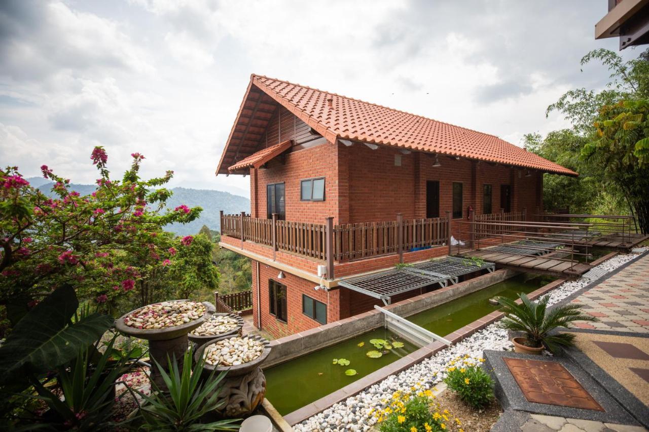 Red House The Garden Stay In Bukit Tinggi By Play 벤통 외부 사진