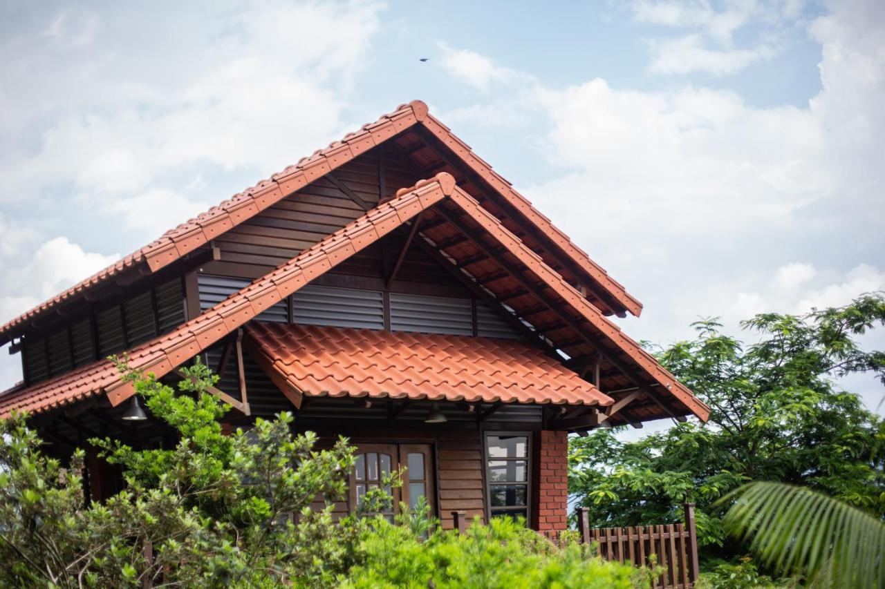 Red House The Garden Stay In Bukit Tinggi By Play 벤통 외부 사진