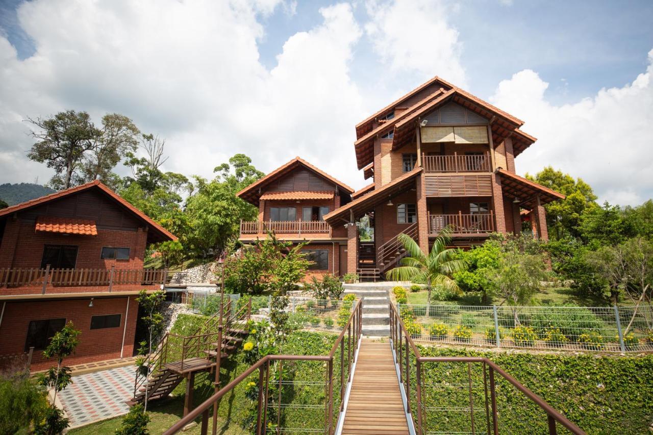 Red House The Garden Stay In Bukit Tinggi By Play 벤통 외부 사진