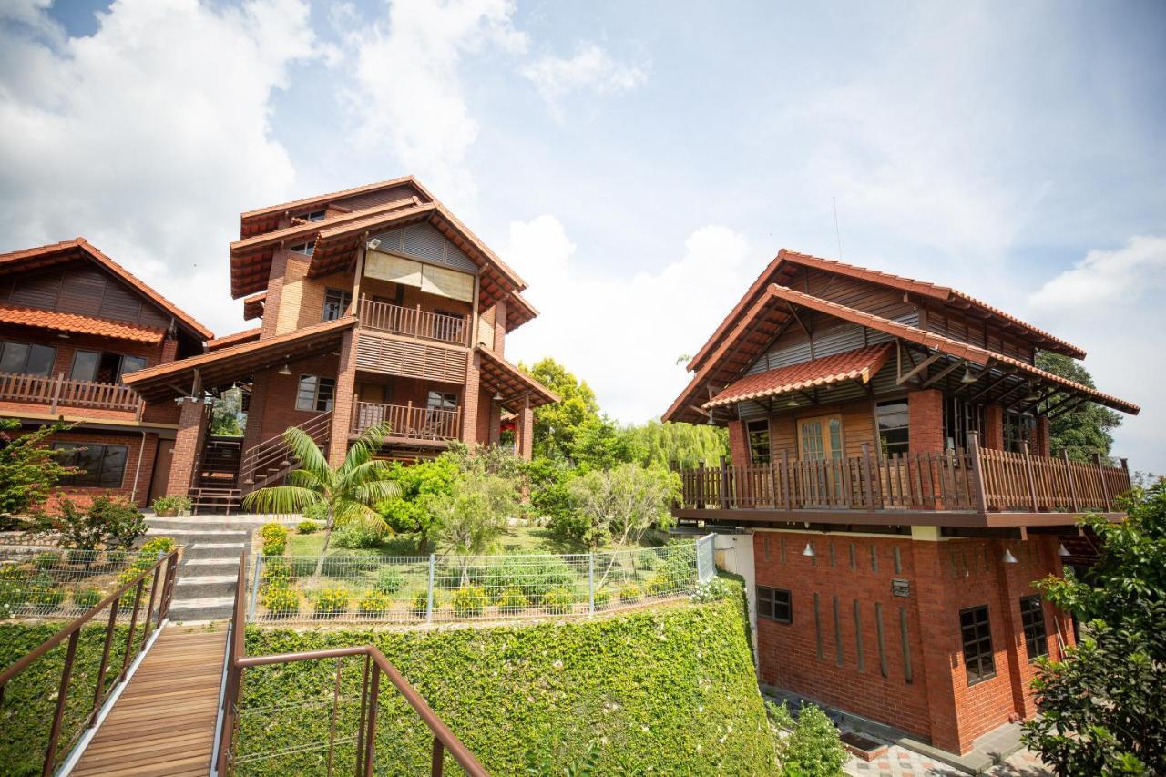 Red House The Garden Stay In Bukit Tinggi By Play 벤통 외부 사진