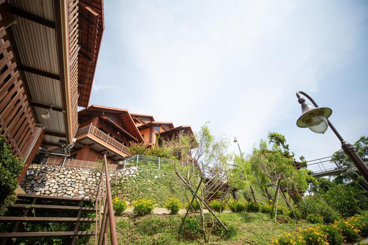 Red House The Garden Stay In Bukit Tinggi By Play 벤통 외부 사진