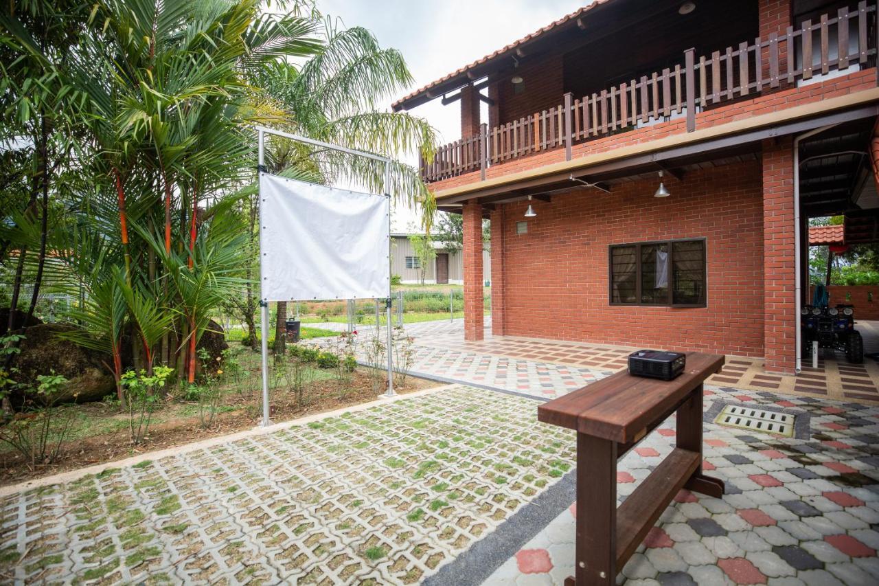 Red House The Garden Stay In Bukit Tinggi By Play 벤통 외부 사진