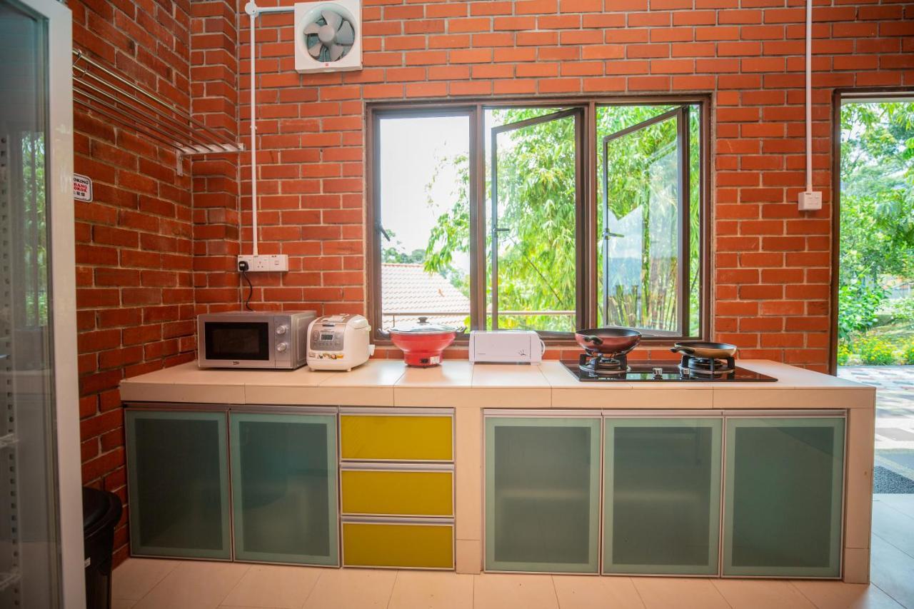 Red House The Garden Stay In Bukit Tinggi By Play 벤통 외부 사진