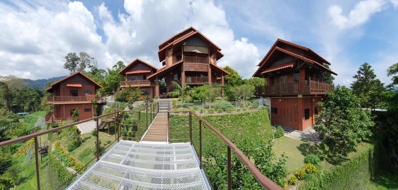 Red House The Garden Stay In Bukit Tinggi By Play 벤통 외부 사진