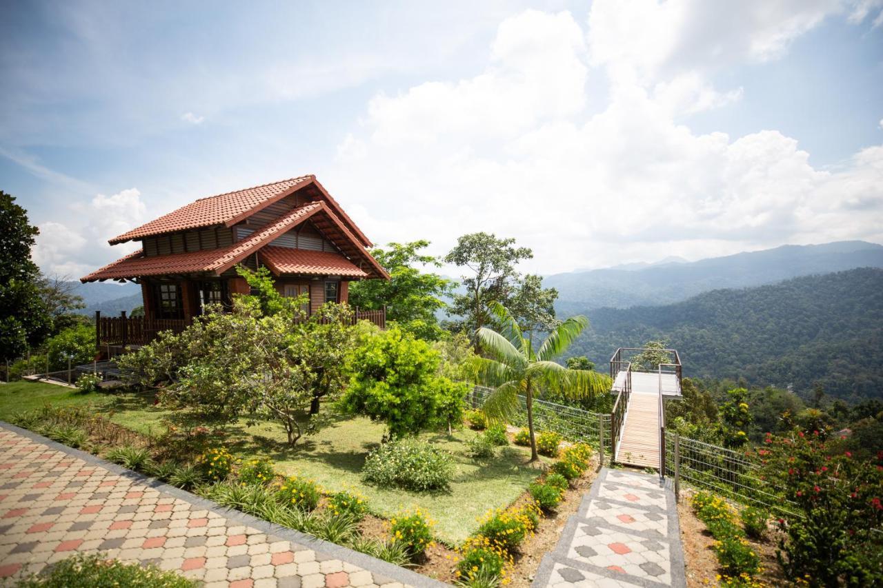 Red House The Garden Stay In Bukit Tinggi By Play 벤통 외부 사진